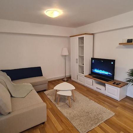 Vs Central Apartment 奥托佩尼 外观 照片