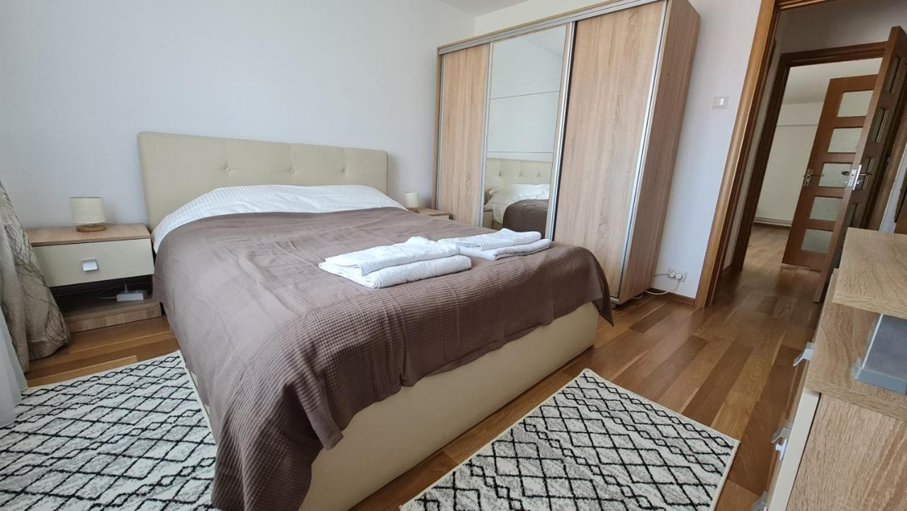 Vs Central Apartment 奥托佩尼 外观 照片